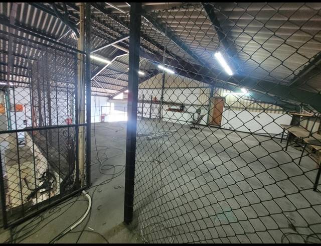 2,160M² WAREHOUSE TO LET IN STIKLAND INDUSTRIAL